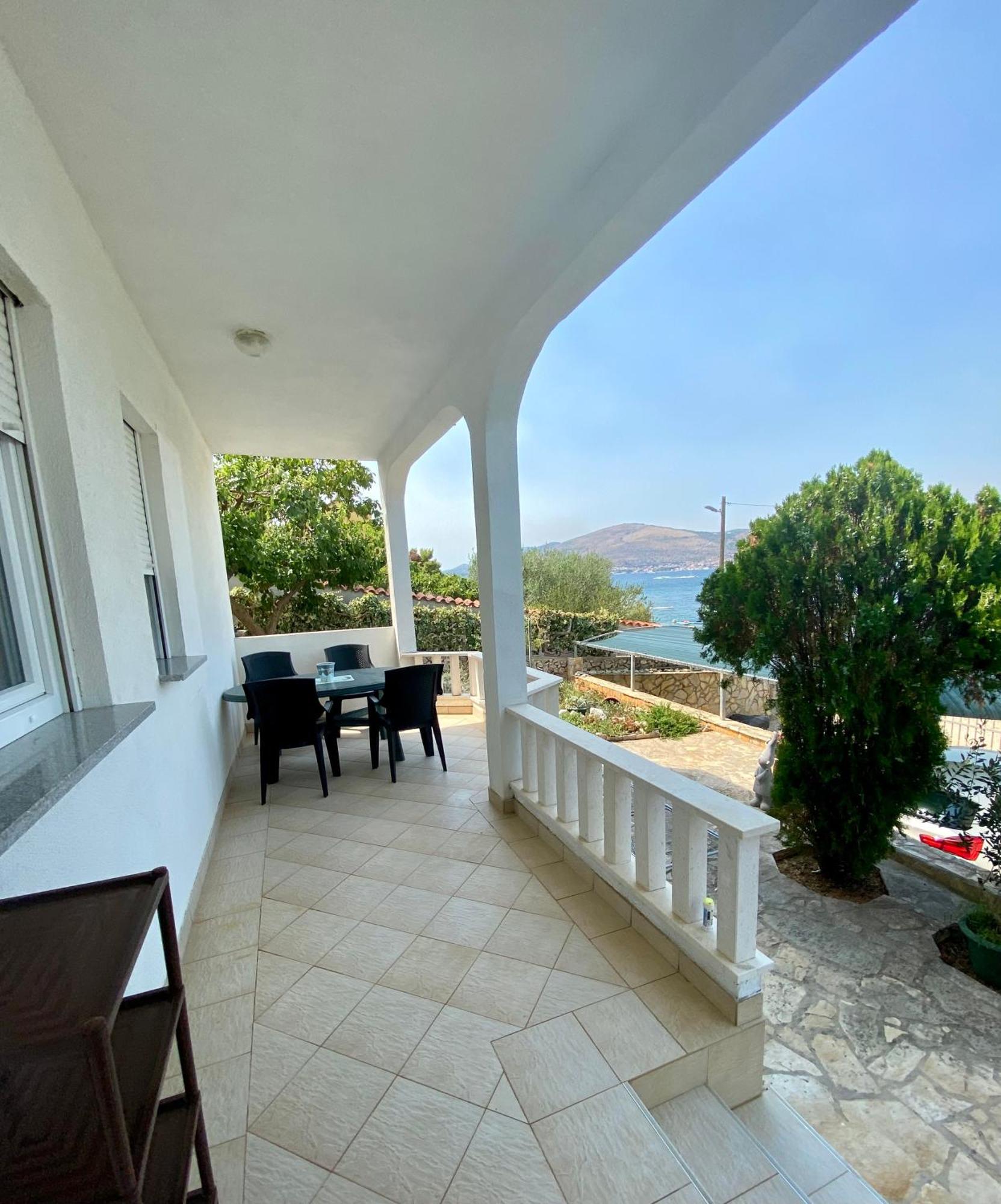 Apartments Iva Alla Trogir Eksteriør billede